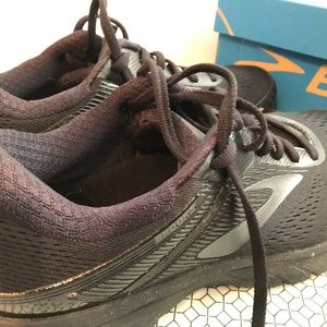 Brooks Adrenaline GTS 18  - Hardly Worn